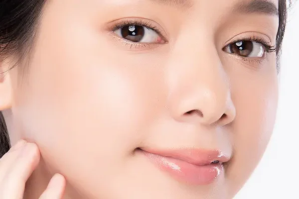 Cập nhập giá tiêm căng bóng da mặt 2025